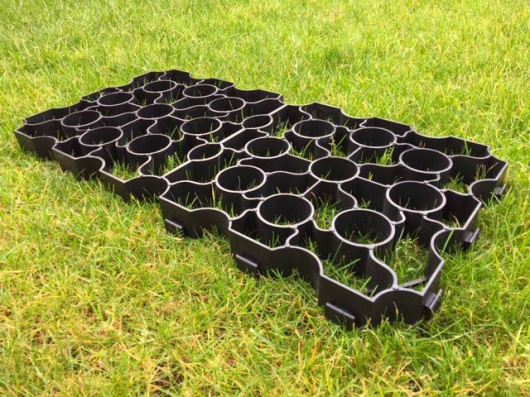 plastic gravel grids